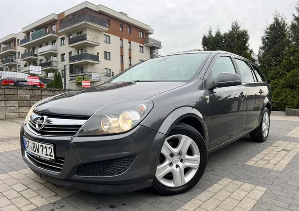 warka Opel Astra cena 17999 przebieg: 202194, rok produkcji 2010 z Warka